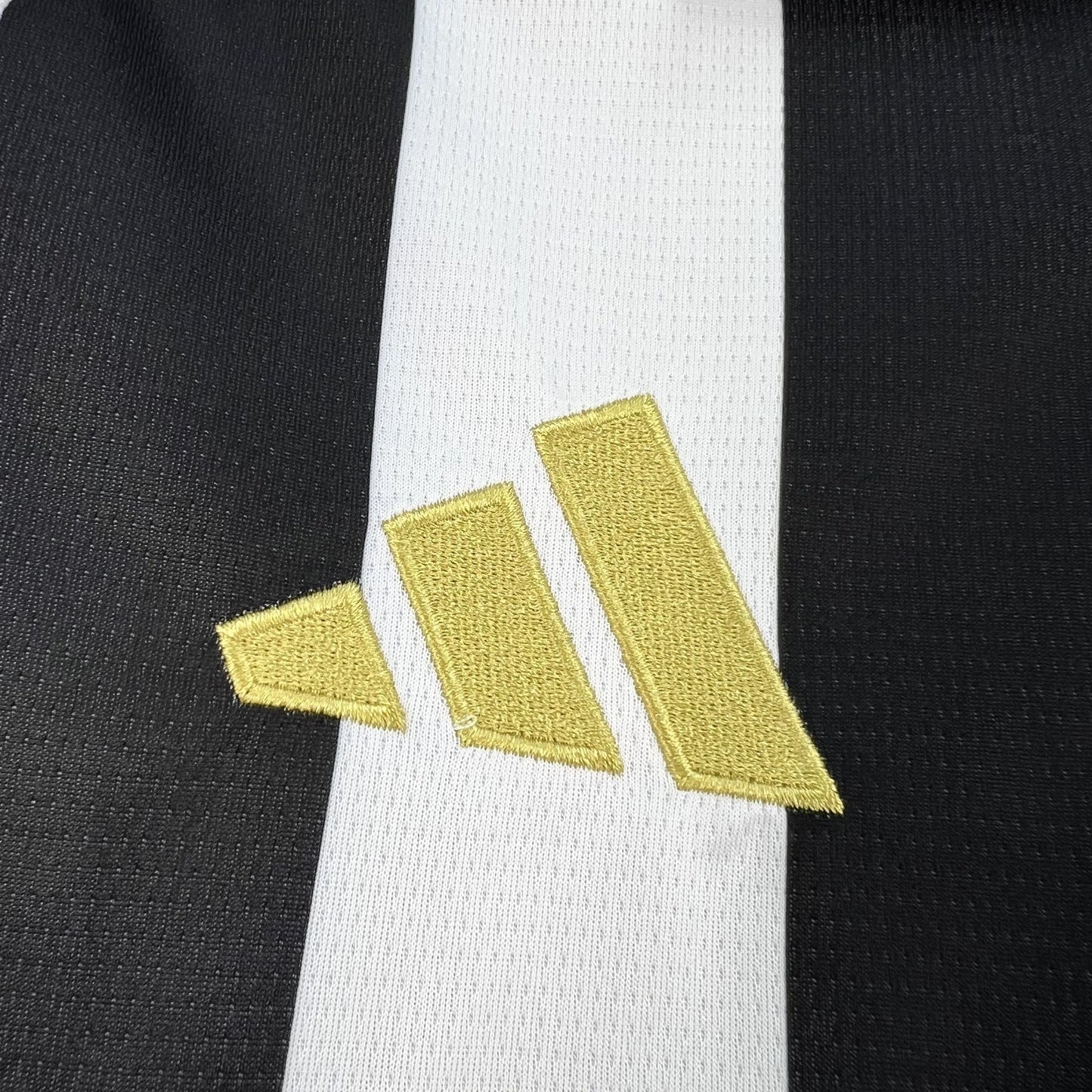 2026/2027 Juventus Local Manga Larga Kit