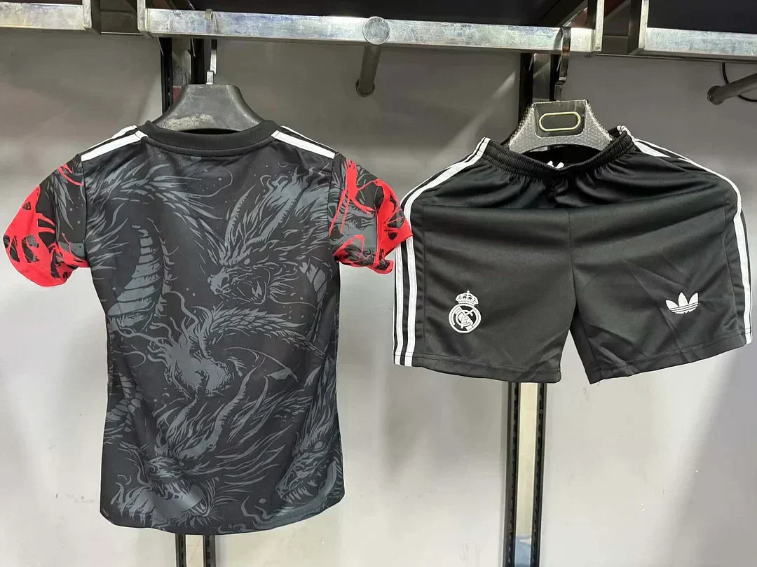 Real Madrid "Dragon's Embrace" Edición Especial Talla Niño