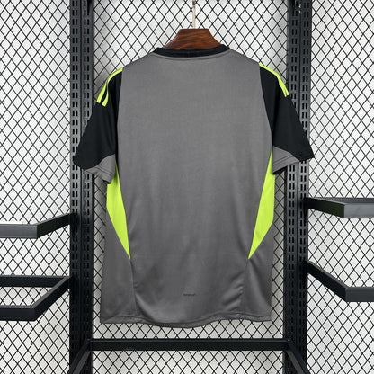 2025/2026 Real Madrid Goalkeeper Kit Visitante