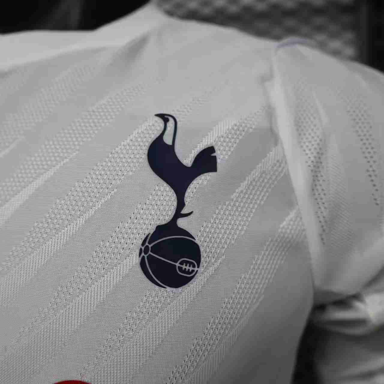 2026/2027 Tottenham Local Manga Larga Kit