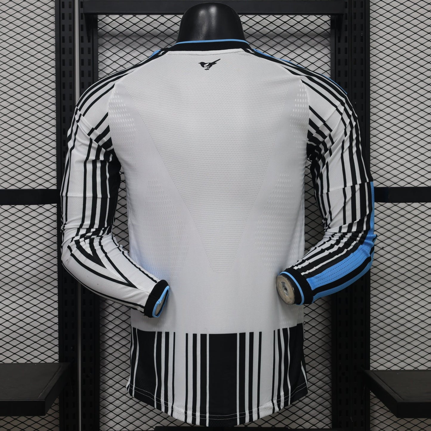 2026/2027 Newcastle United Local Manga Larga Kit